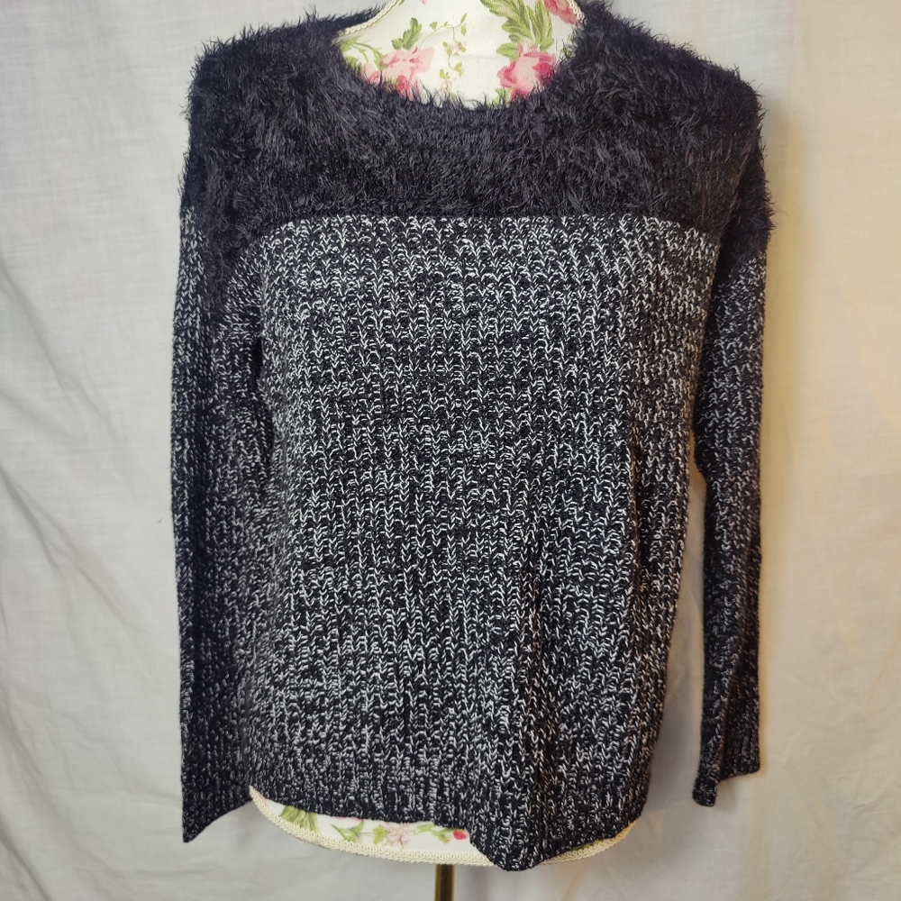 Vince Camuto Black White Knit Sweater Faux Fur Eyelash Textured Pullover XS